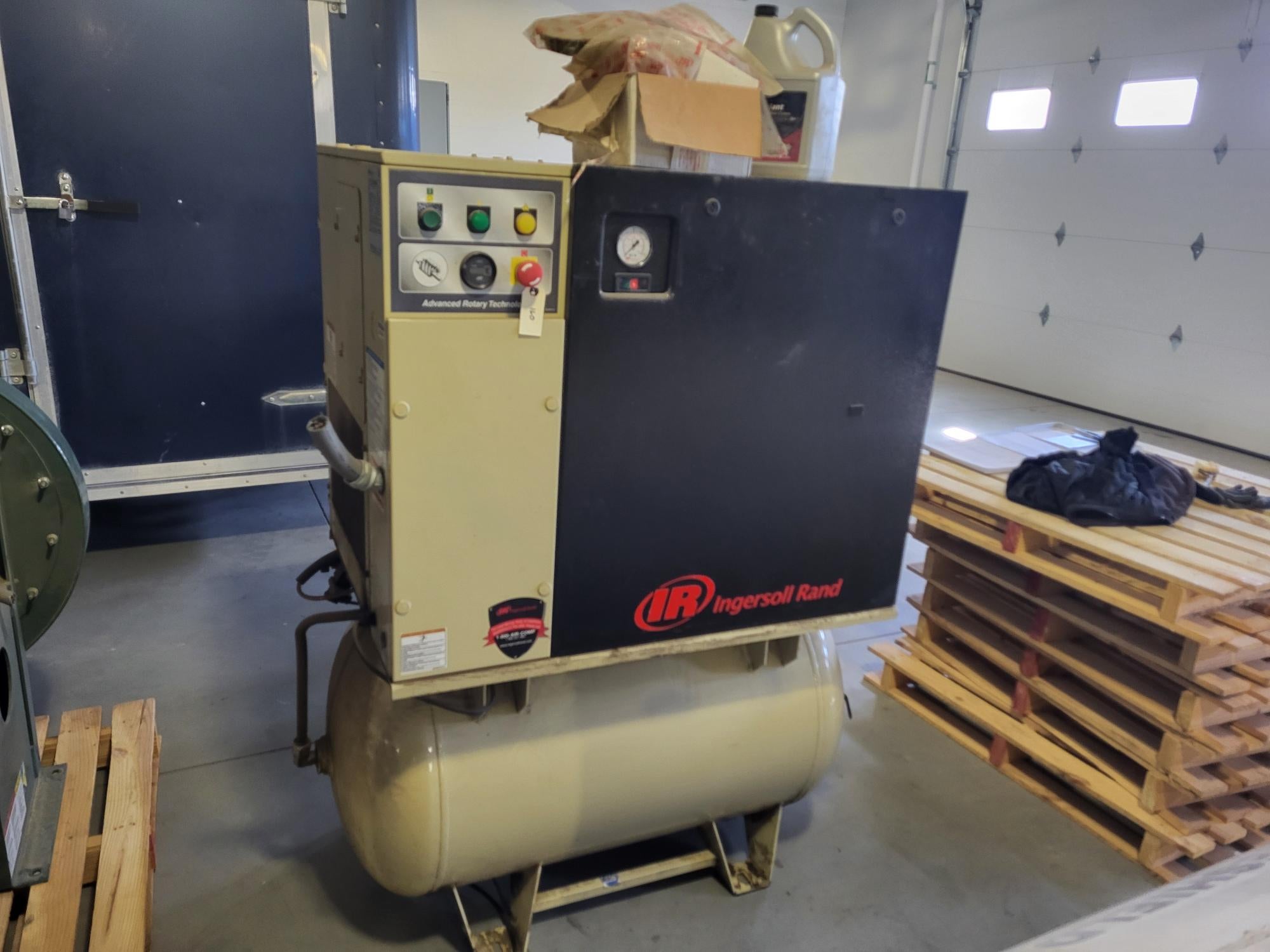 38CFM, Rotary Screw, 10HP, 230V, 3PH compressor 