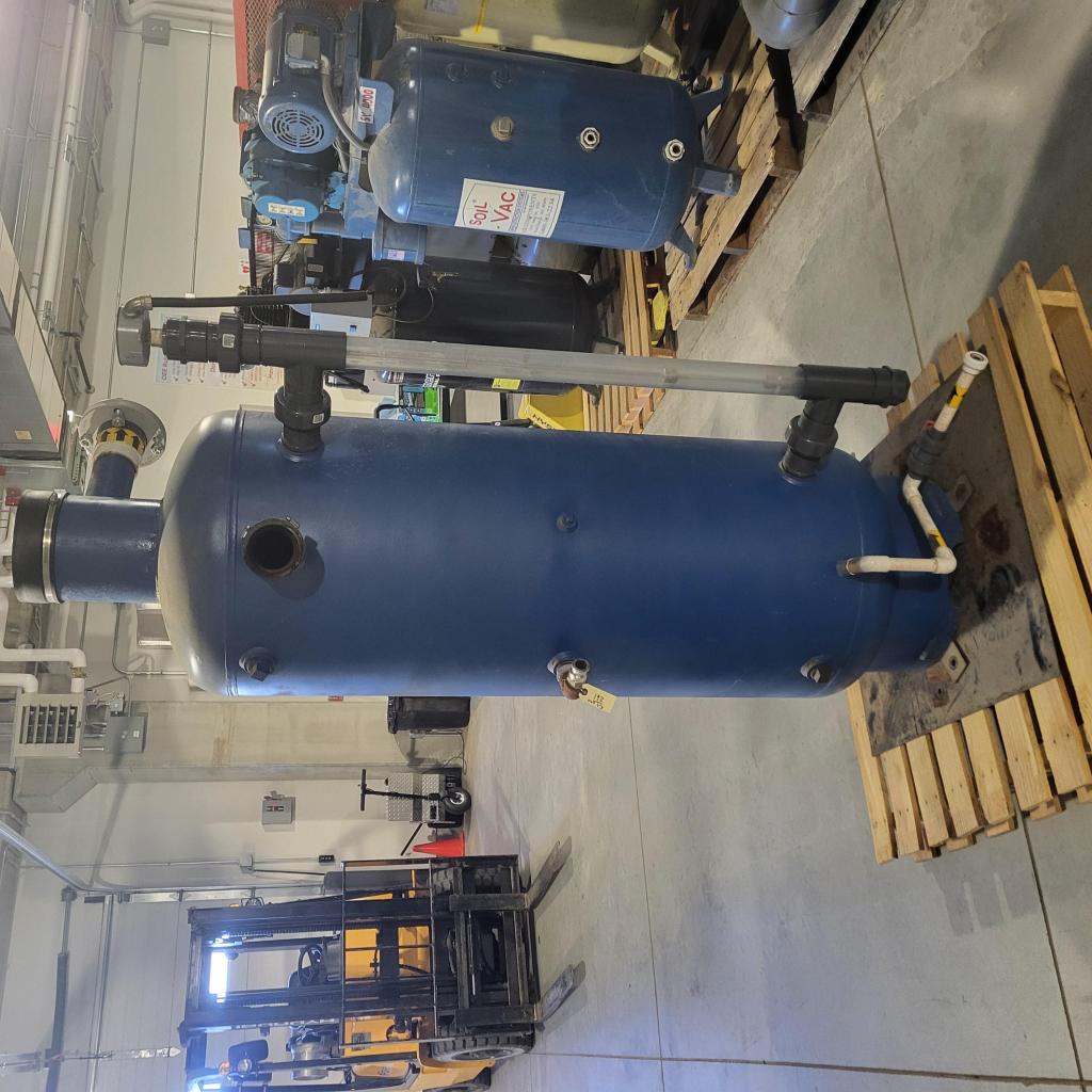 200-Gallon Steel Tank w/3-float system, in-line filter, blower filter, and moisture trap