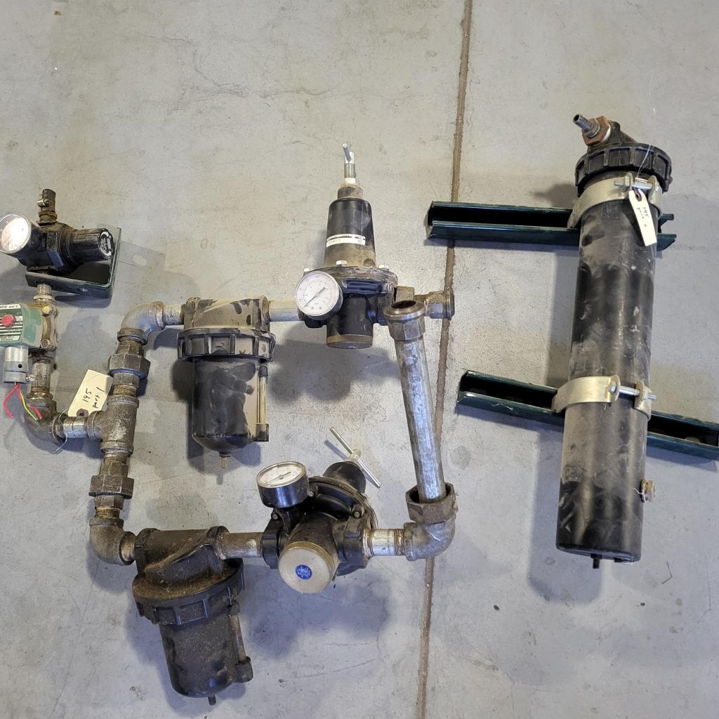 Pneumatic air filtration system - 2 parts